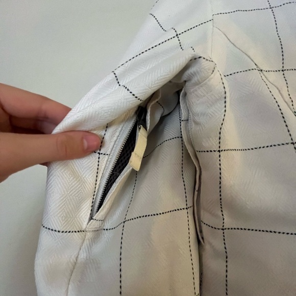 White windowpane Burton snowboarding jacket - Picture 7 of 8